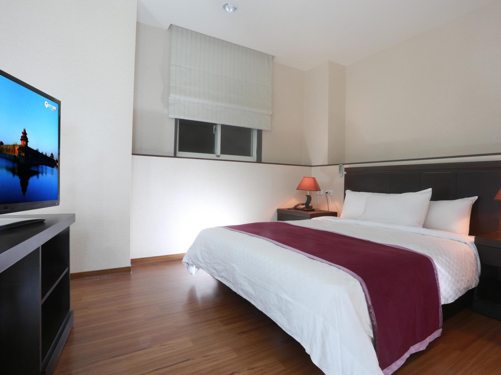 King Town Hotel Luodong Extérieur photo