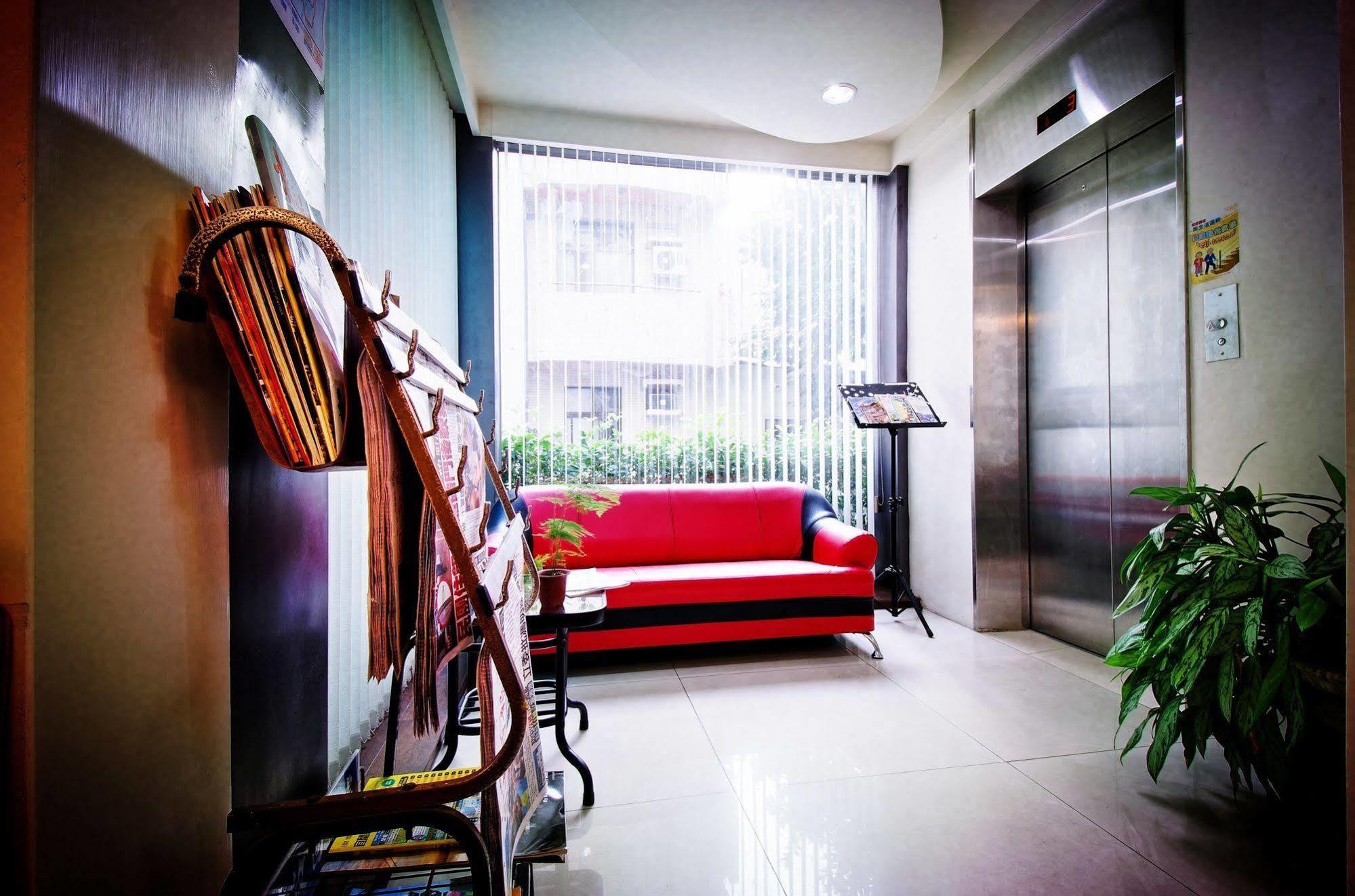 King Town Hotel Luodong Extérieur photo