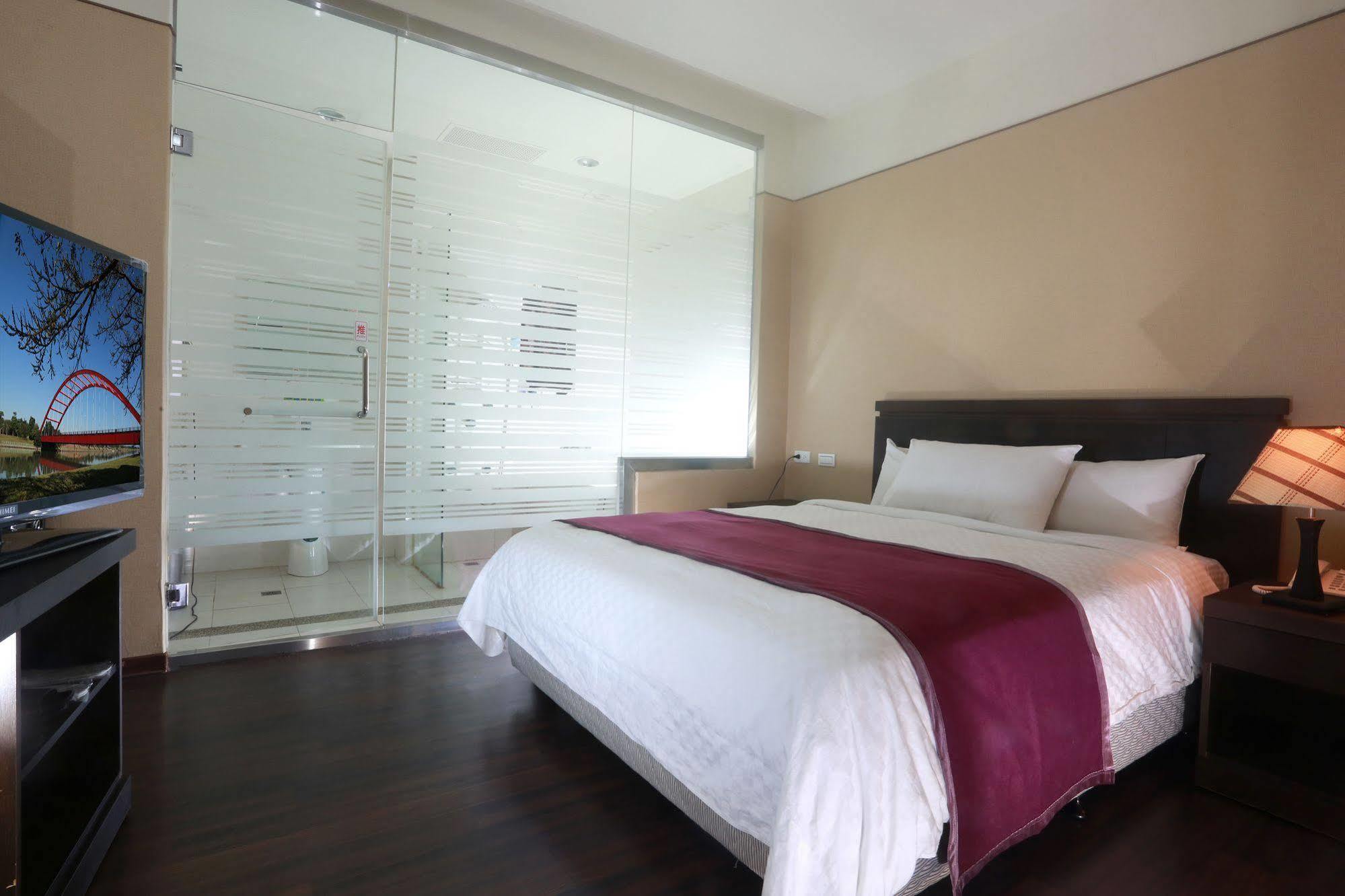 King Town Hotel Luodong Extérieur photo