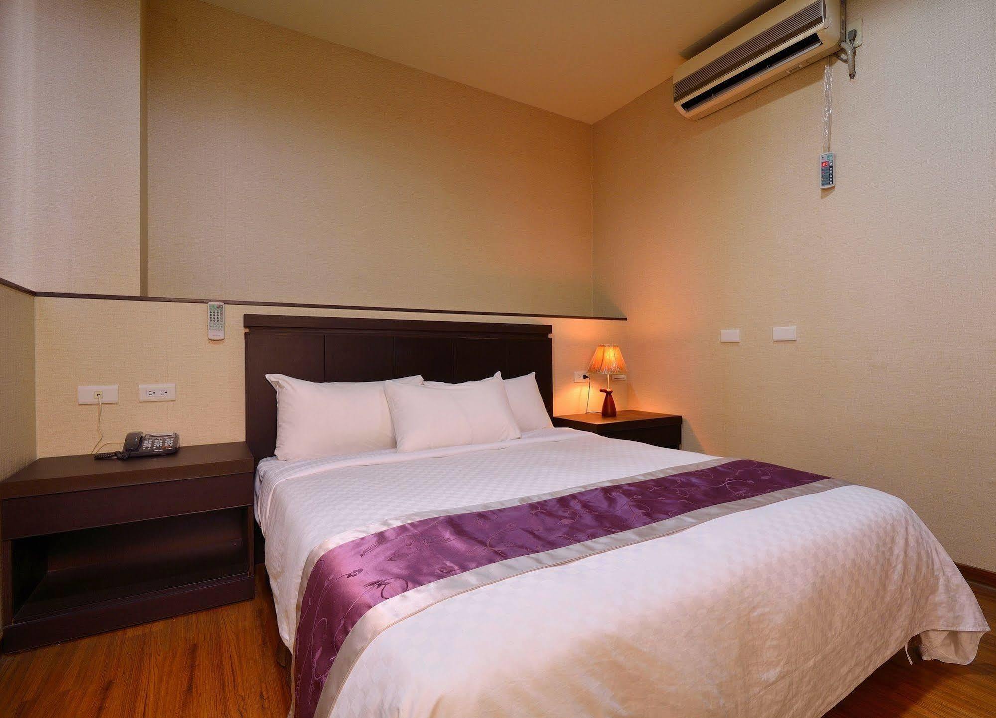 King Town Hotel Luodong Extérieur photo