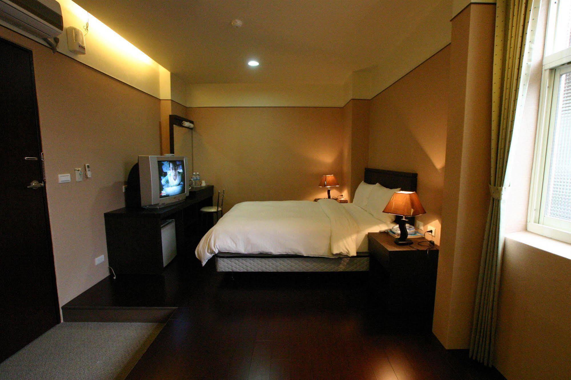 King Town Hotel Luodong Extérieur photo